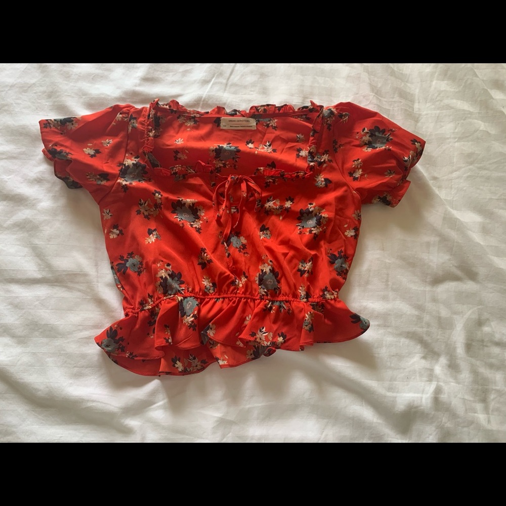 cropped floral top